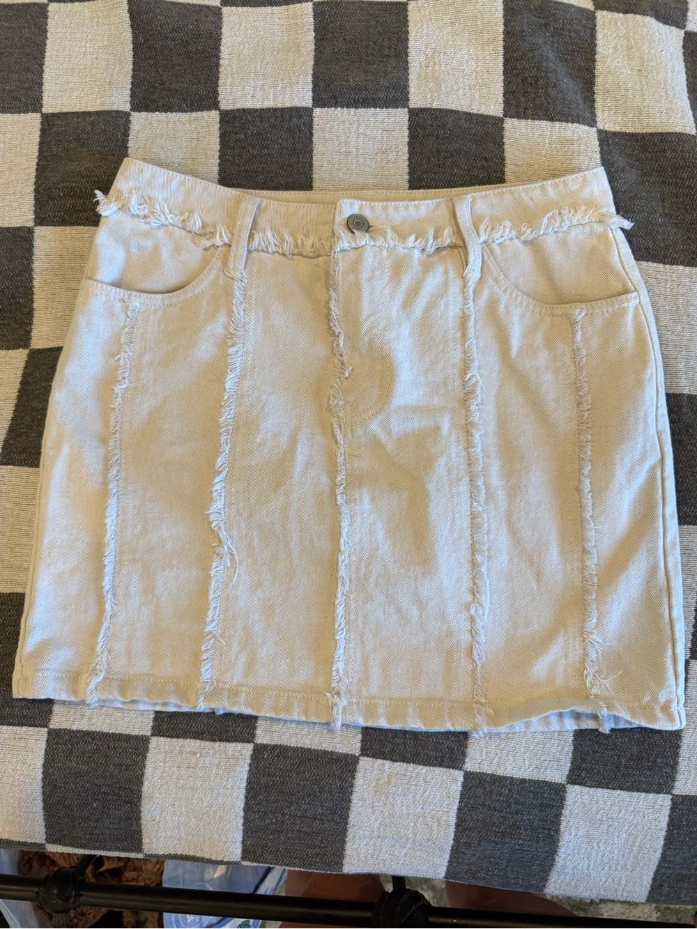 Vero Moda Cream Frayed-Panel Mini Skirt